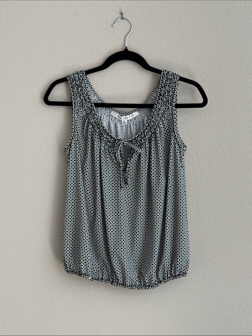 Max Studio Black and White Geometric Sleeveless Tie-Front Camisole